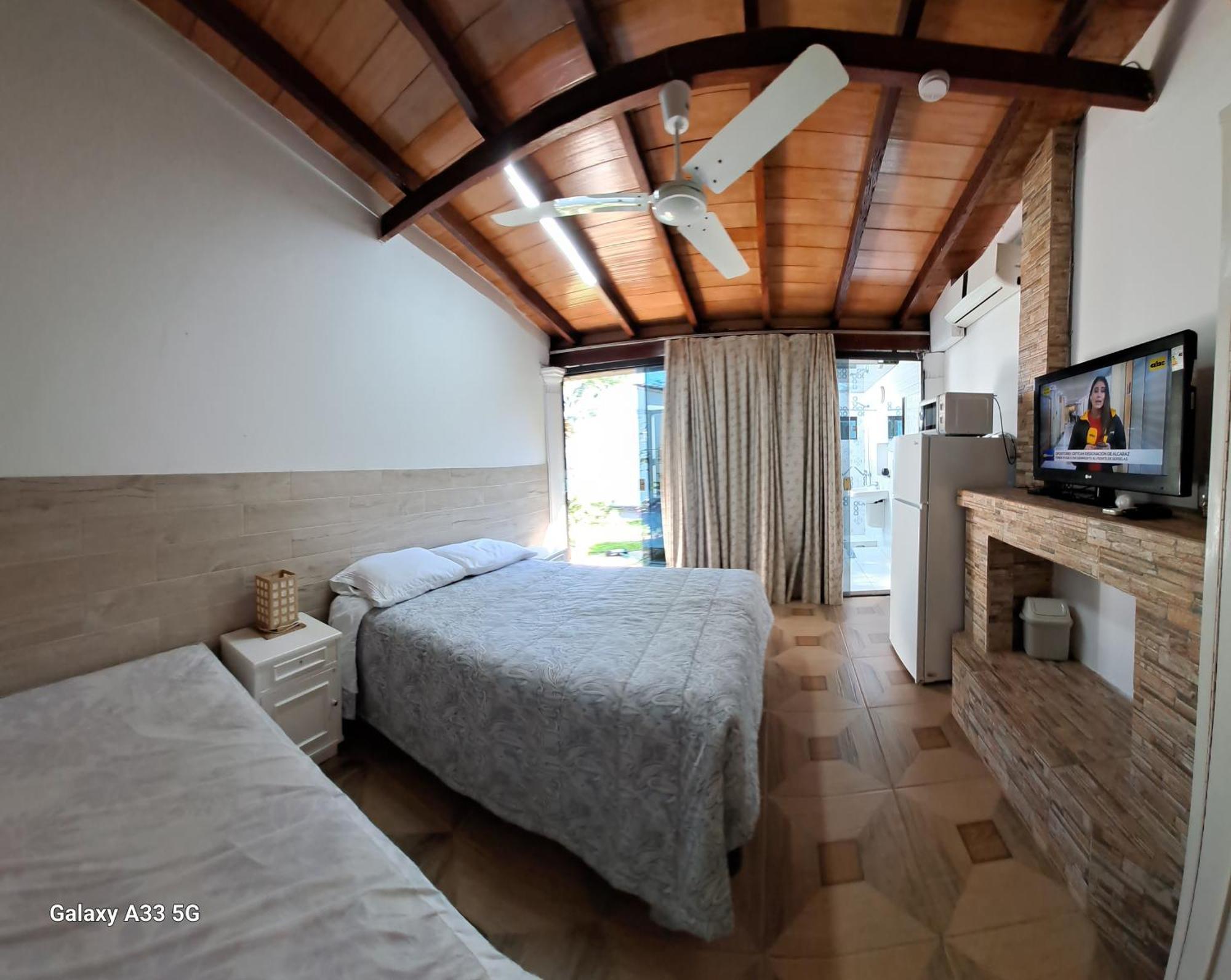 Granados Bed & Breakfast Asuncion Ngoại thất bức ảnh
