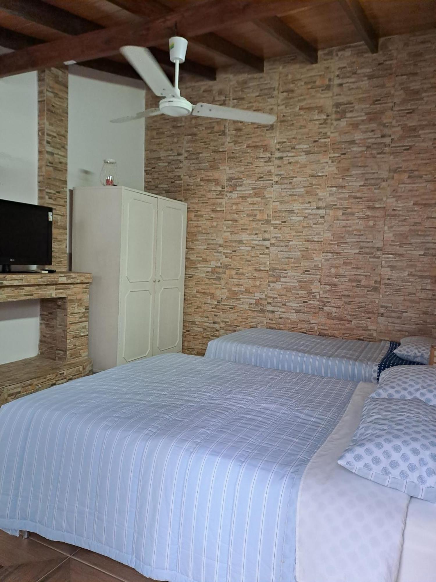 Granados Bed & Breakfast Asuncion Ngoại thất bức ảnh