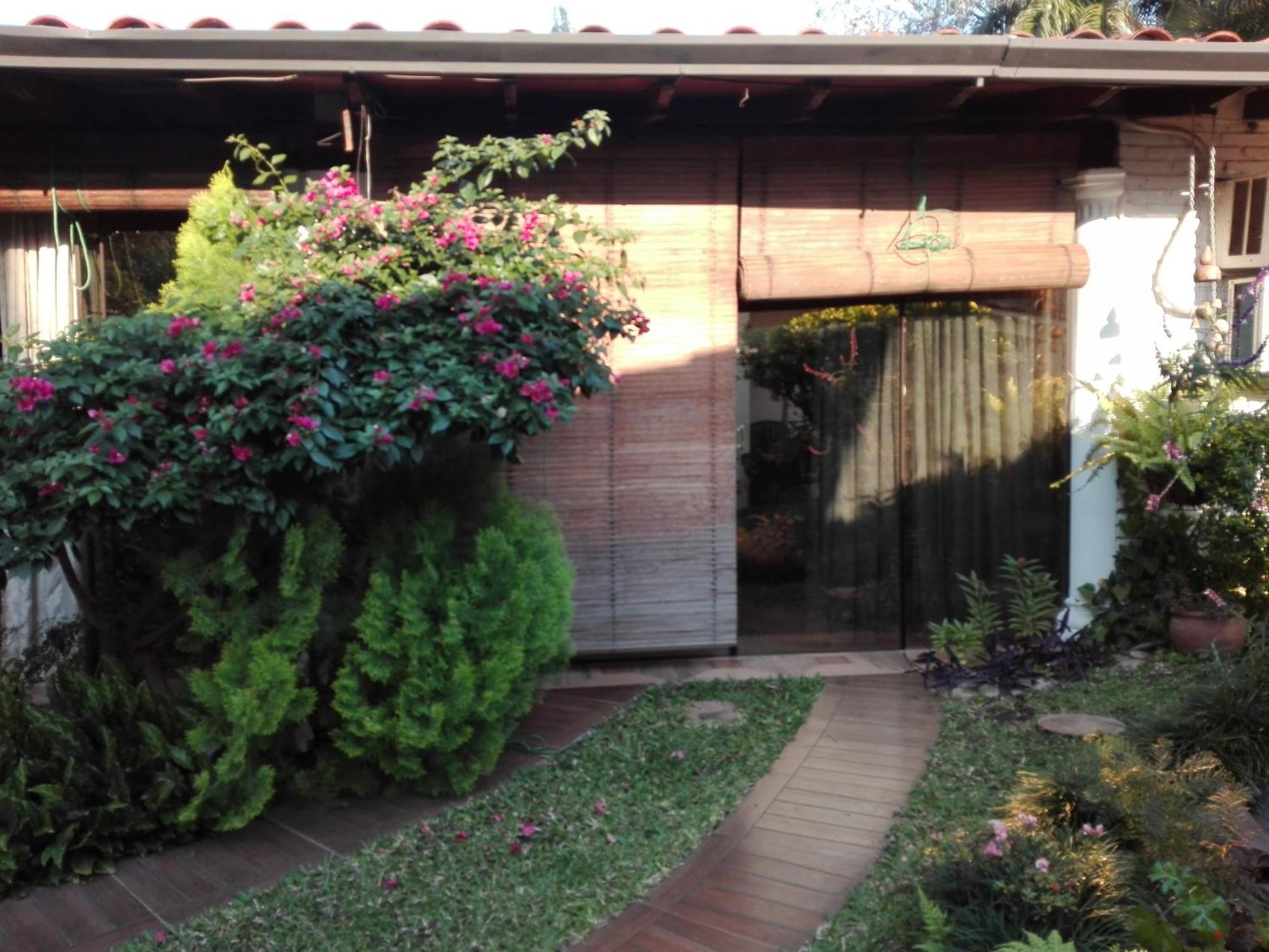 Granados Bed & Breakfast Asuncion Ngoại thất bức ảnh