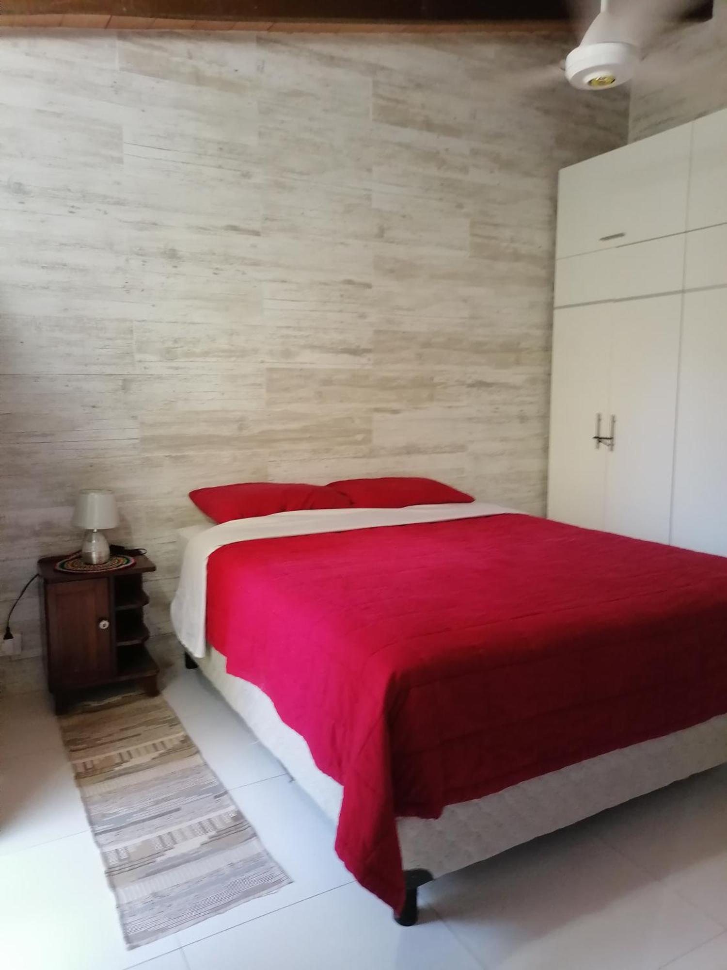 Granados Bed & Breakfast Asuncion Ngoại thất bức ảnh