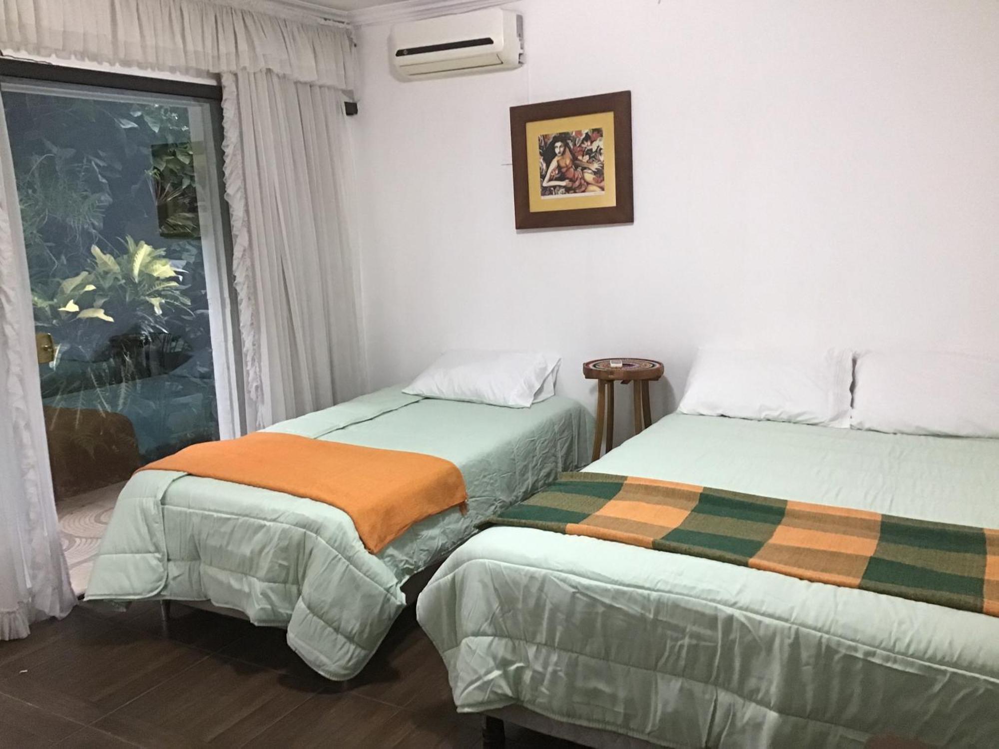 Granados Bed & Breakfast Asuncion Ngoại thất bức ảnh