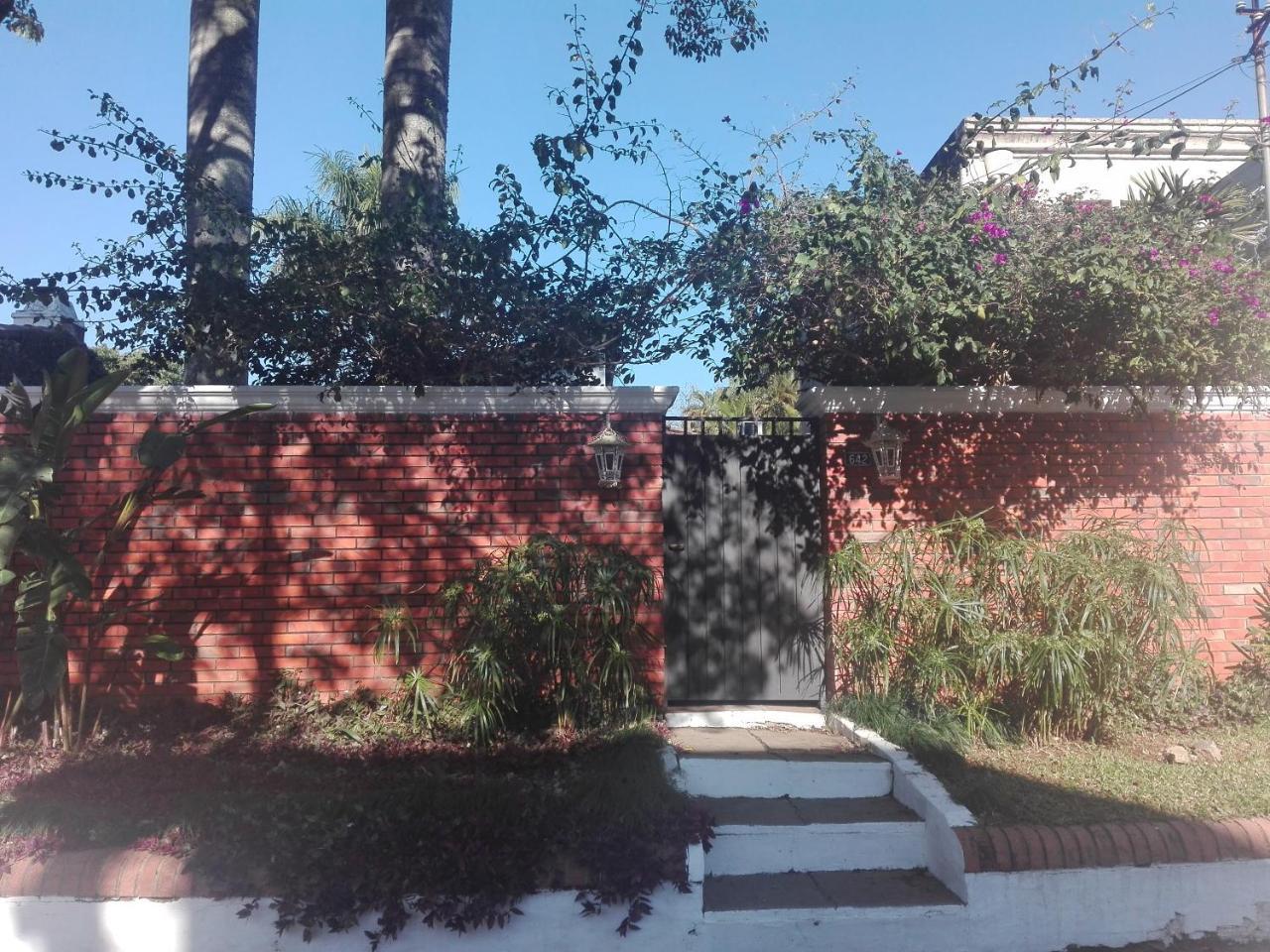 Granados Bed & Breakfast Asuncion Ngoại thất bức ảnh