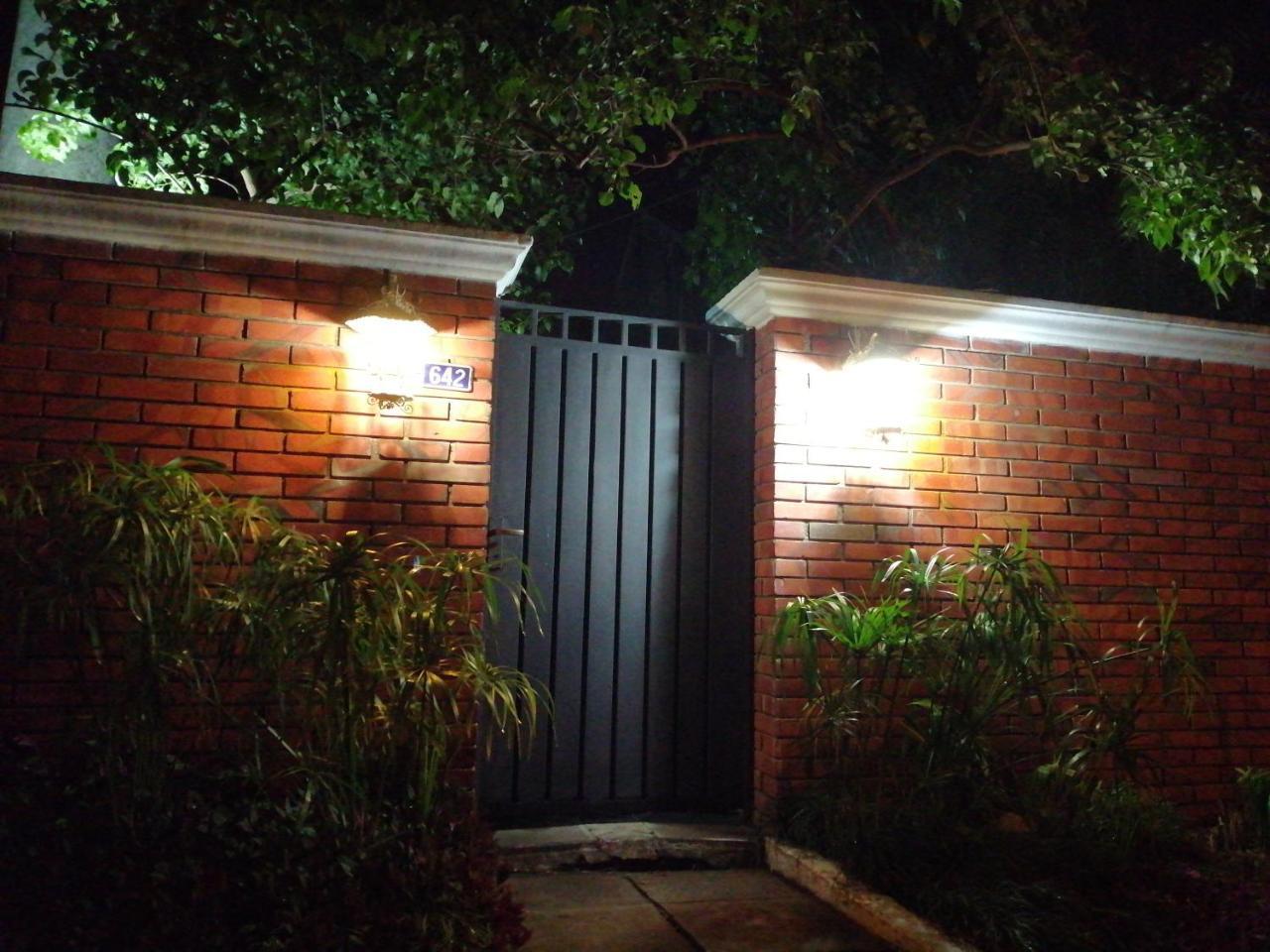 Granados Bed & Breakfast Asuncion Ngoại thất bức ảnh