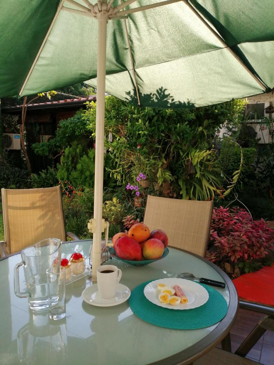 Granados Bed & Breakfast Asuncion Ngoại thất bức ảnh